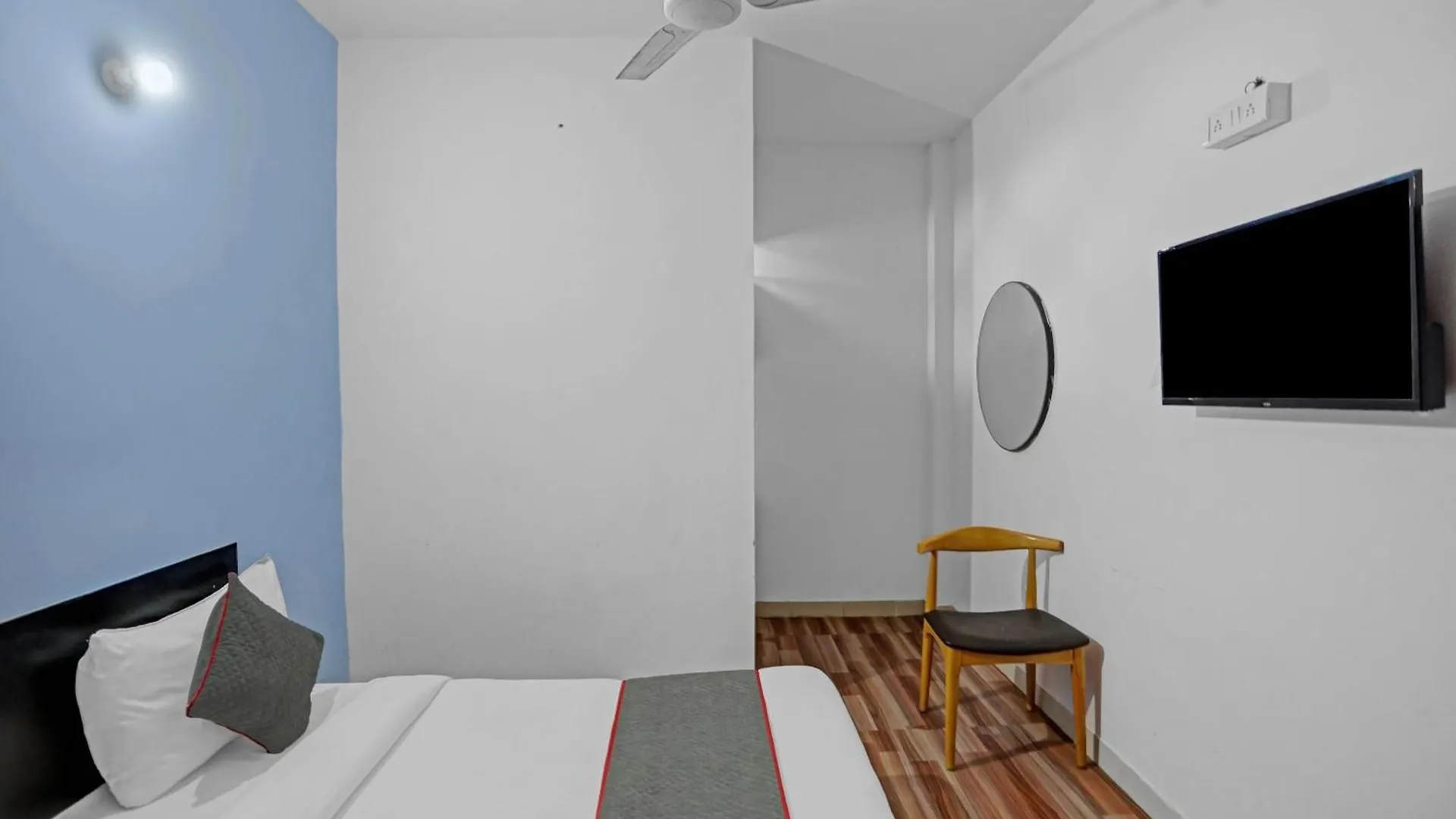 Collection O Jps Hotel Delhi